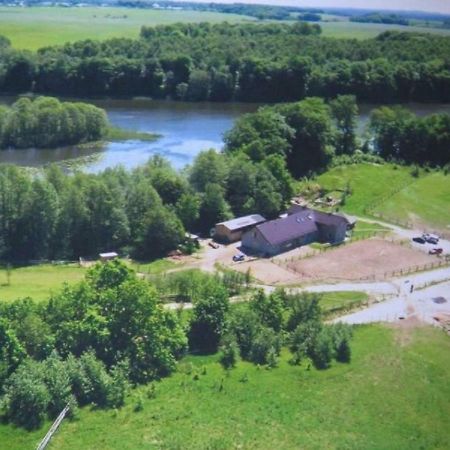 Villa Stajnia Grazyny Mikorowo 46 à Czarna Dabrowka Extérieur photo