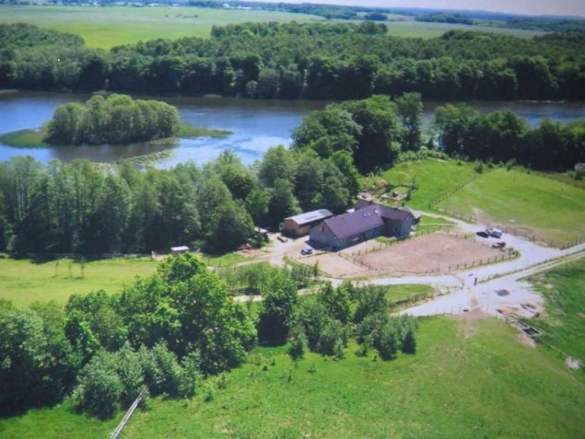 Villa Stajnia Grazyny Mikorowo 46 à Czarna Dabrowka Extérieur photo